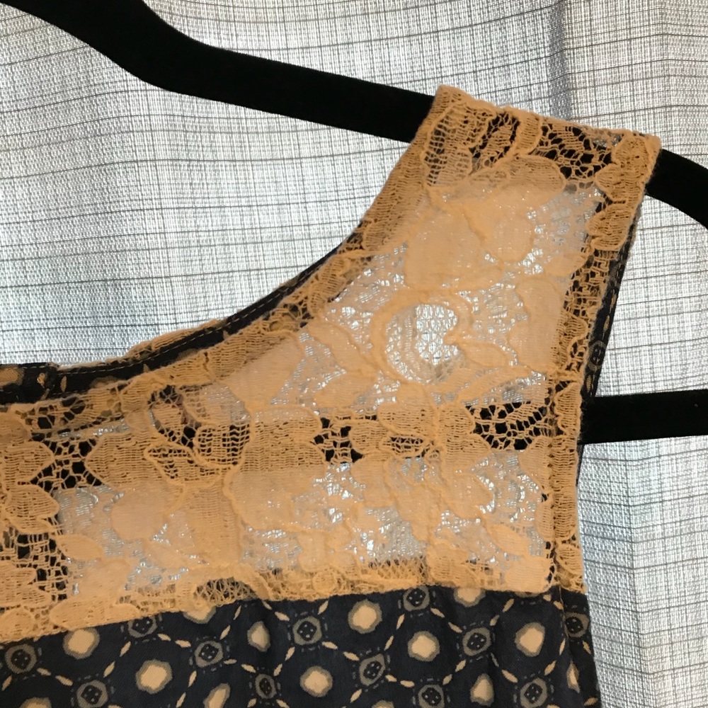 Lace and navy crop top